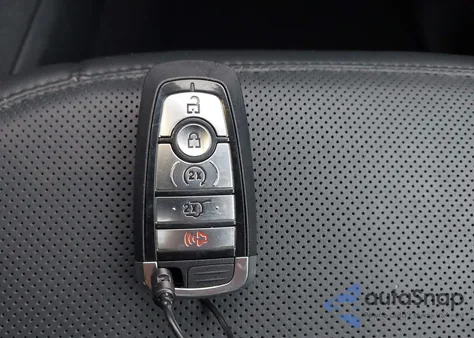 2025 Ford Expedition Platinum z USA, uszkodzony, nr VIN 1FMJU1M83SEA46454